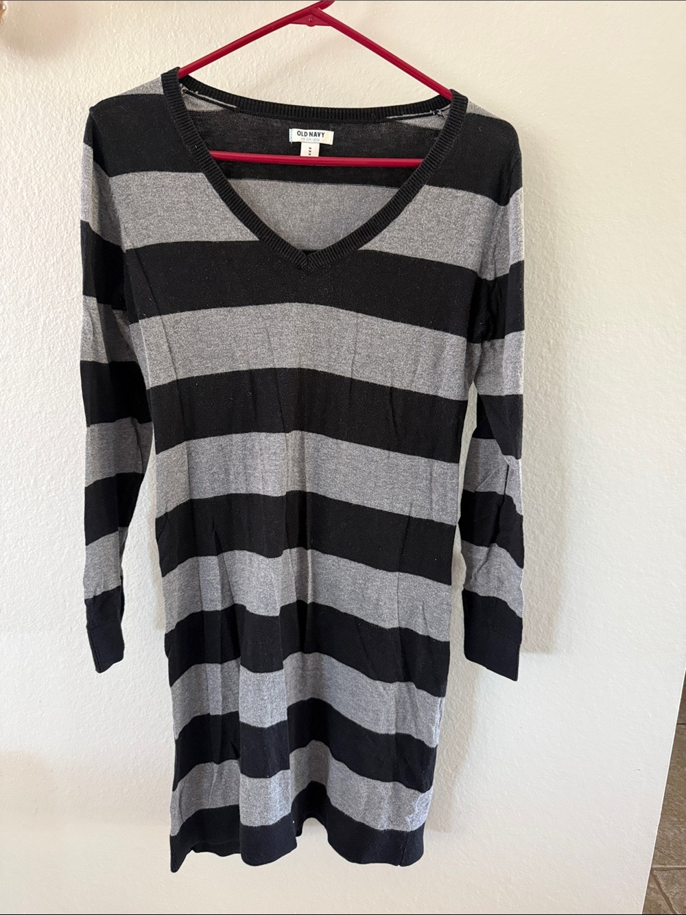 Old Navy Black & Gray Striped V‑Neck Long Sleeve Dress